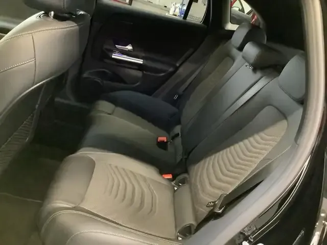 Mercedes-Benz GLA 220