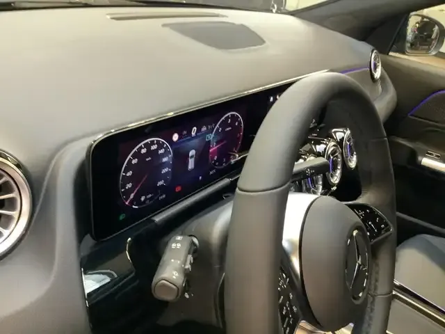 Mercedes-Benz GLA 220