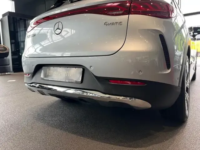 Mercedes-Benz EQE SUV