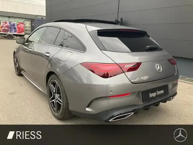 Mercedes-Benz CLA 200