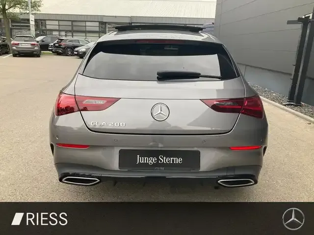 Mercedes-Benz CLA 200