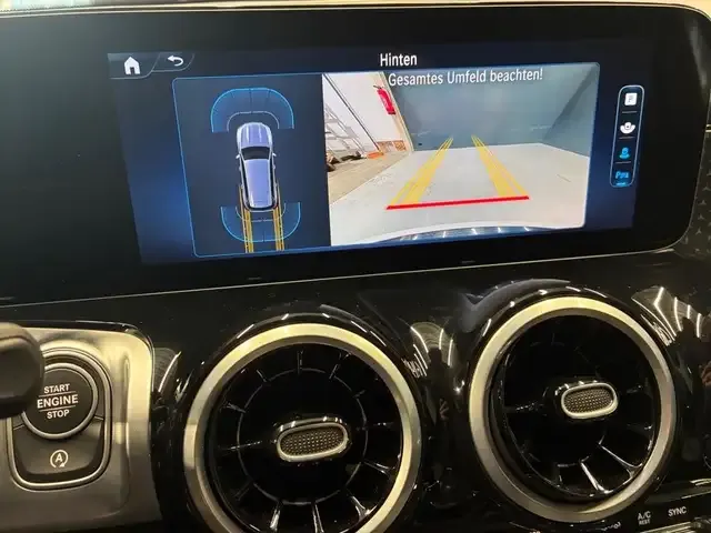 Mercedes-Benz GLB 220