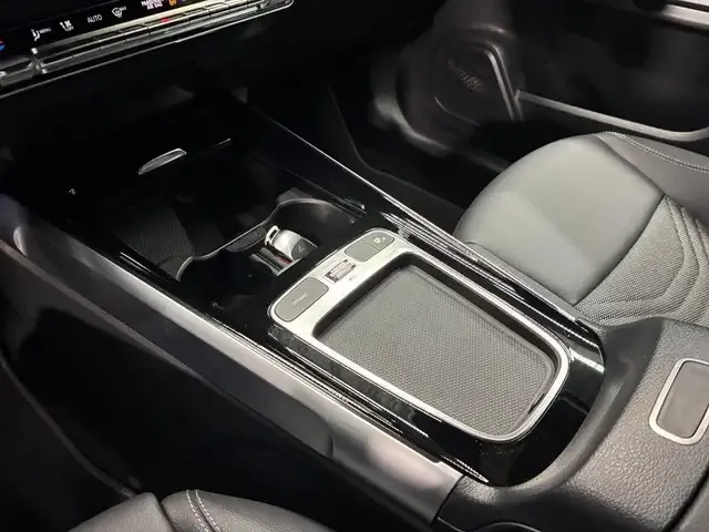 Mercedes-Benz GLB 220