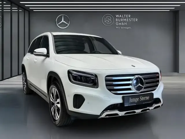 Mercedes-Benz GLB 220