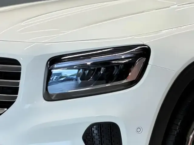 Mercedes-Benz GLB 220