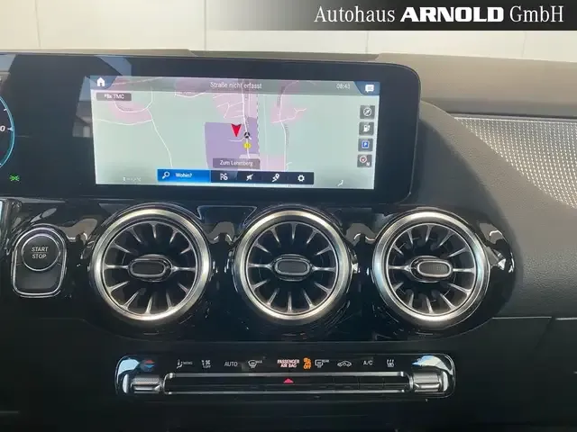 Mercedes-Benz EQA 300
