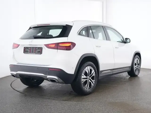 Mercedes-Benz GLA 180