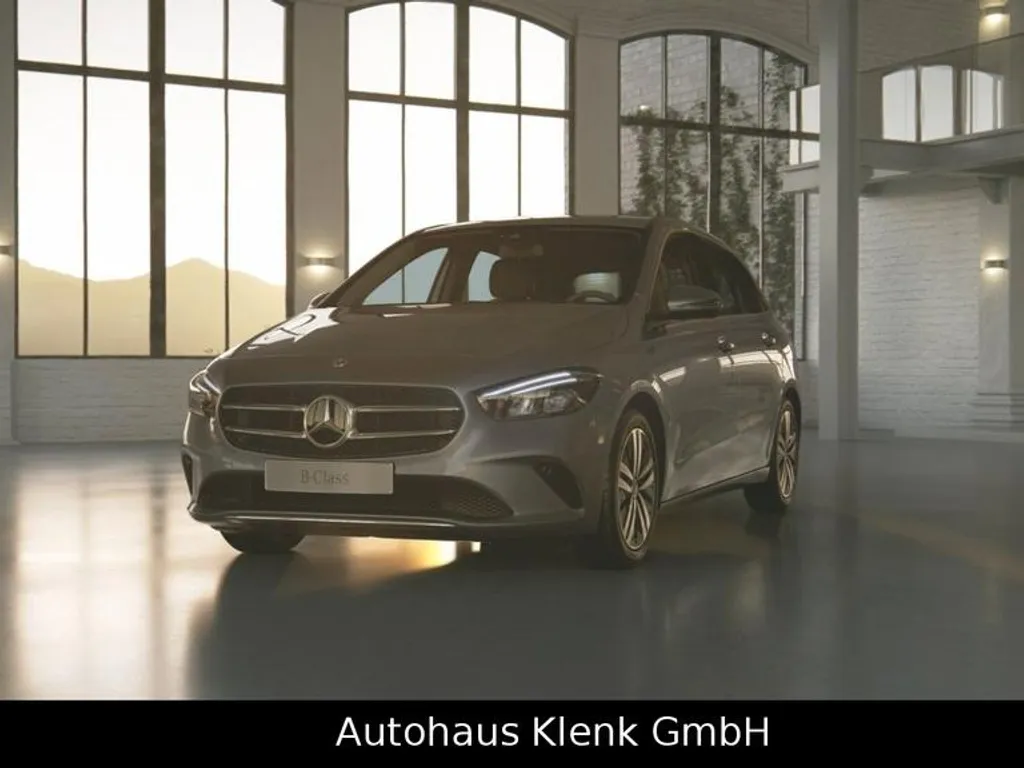 Mercedes-Benz B 180