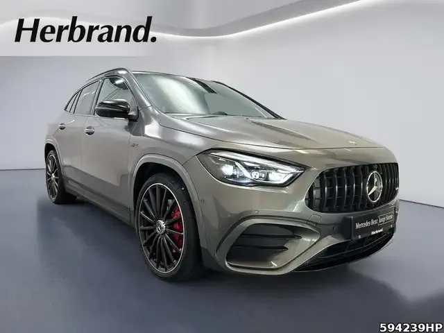 Mercedes-Benz GLA 35 AMG