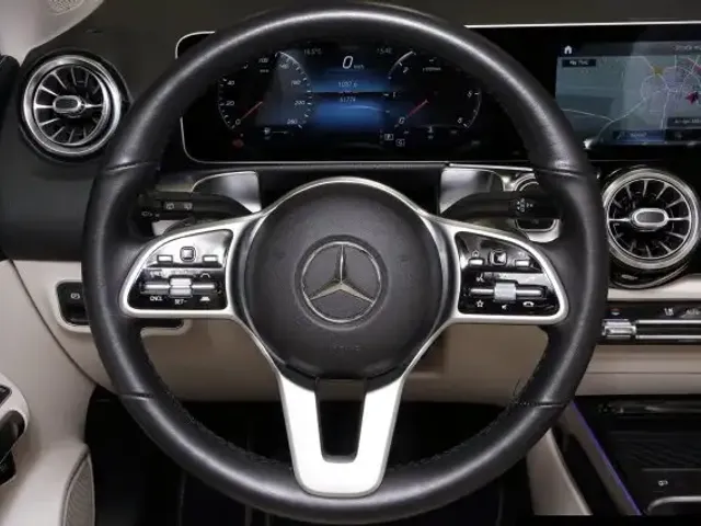 Mercedes-Benz GLB 220