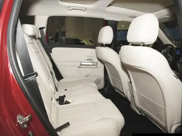 Mercedes-Benz GLB 220