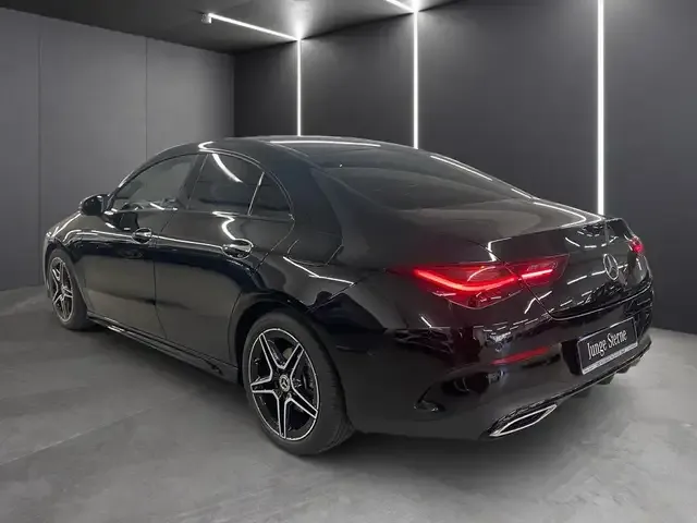 Mercedes-Benz CLA 200