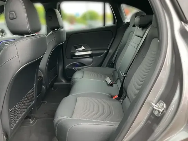 Mercedes-Benz EQA 300