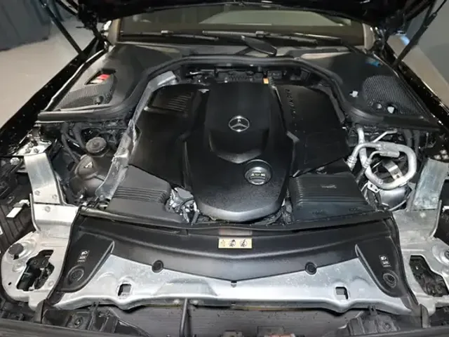 Mercedes-Benz E 400