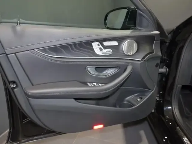 Mercedes-Benz E 400