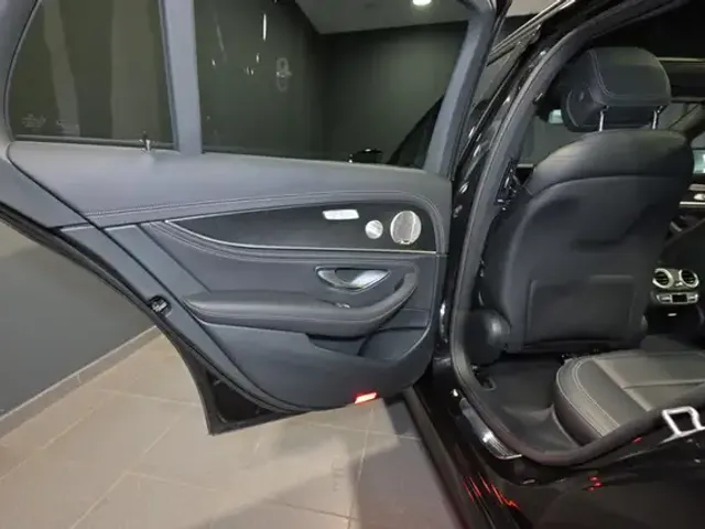 Mercedes-Benz E 400