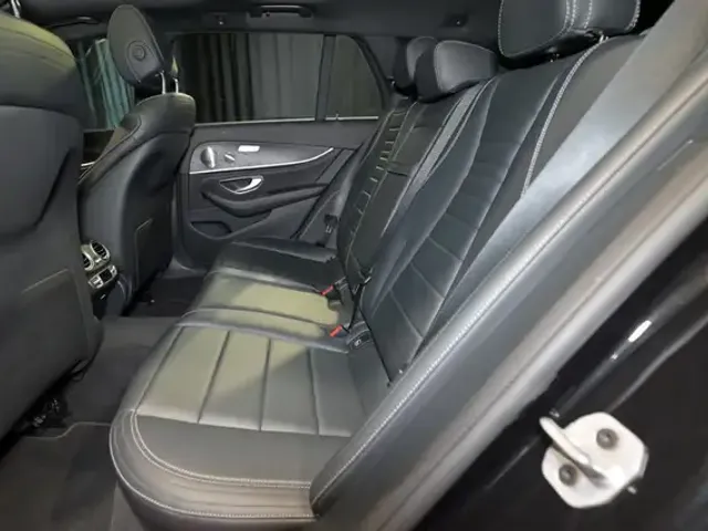 Mercedes-Benz E 400