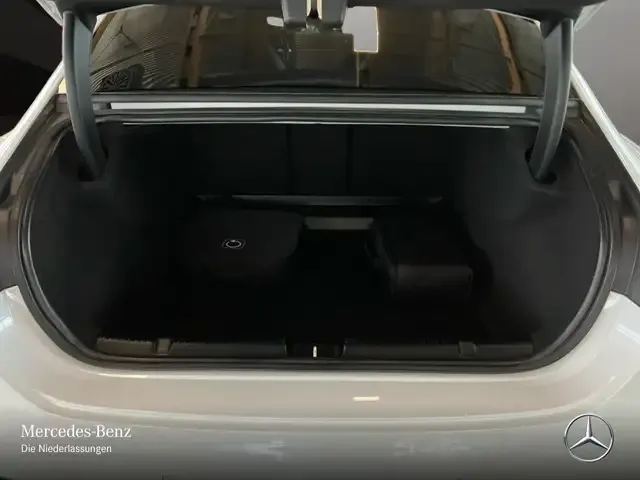 Mercedes-Benz EQE 43