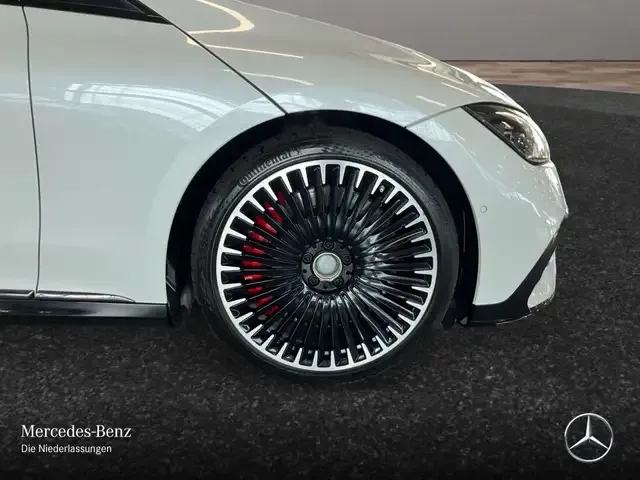 Mercedes-Benz EQE 43