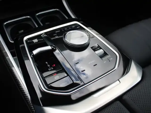 BMW 750