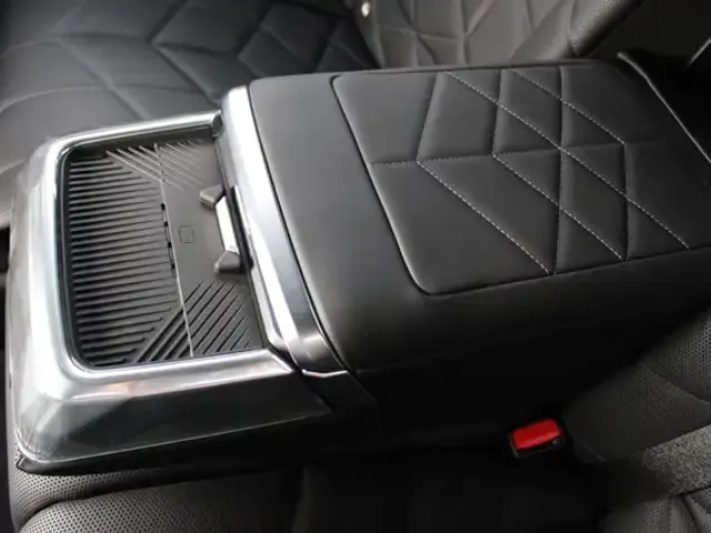 BMW 750