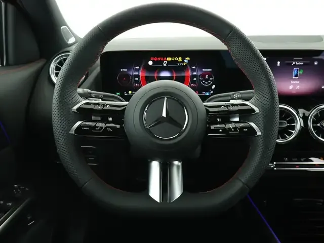 Mercedes-Benz GLA 220