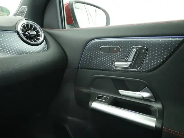 Mercedes-Benz GLA 220