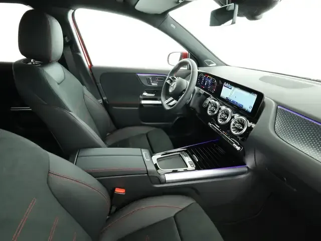 Mercedes-Benz GLA 220