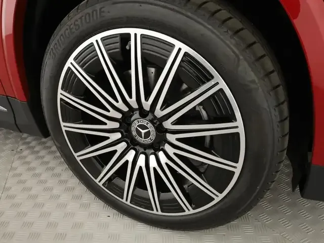 Mercedes-Benz GLA 220