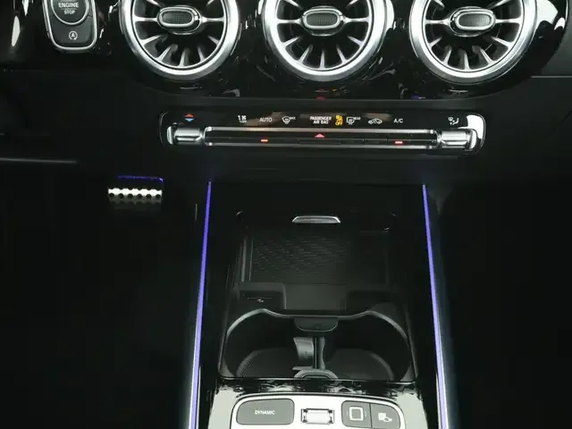 Mercedes-Benz GLA 220