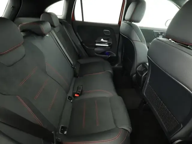 Mercedes-Benz GLA 220