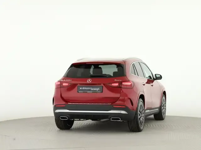 Mercedes-Benz GLA 220