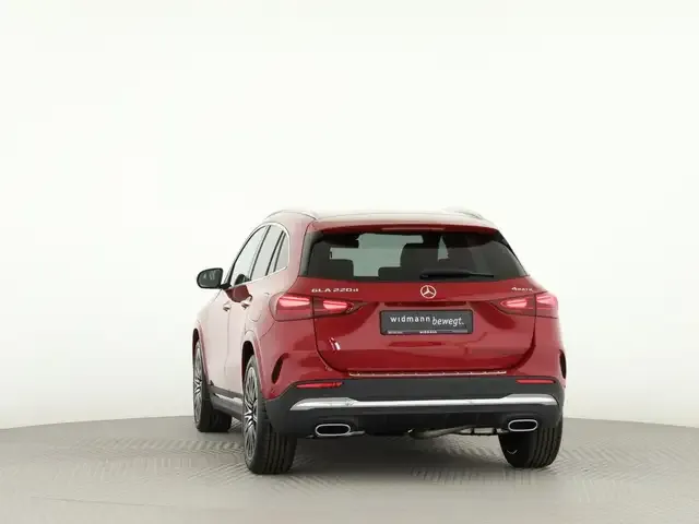 Mercedes-Benz GLA 220