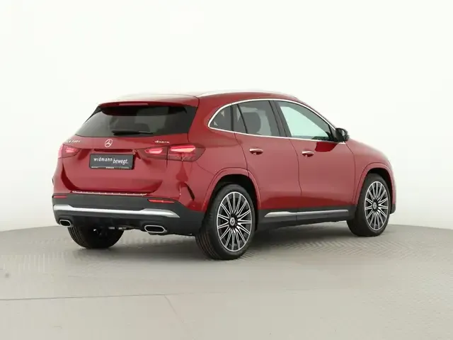 Mercedes-Benz GLA 220