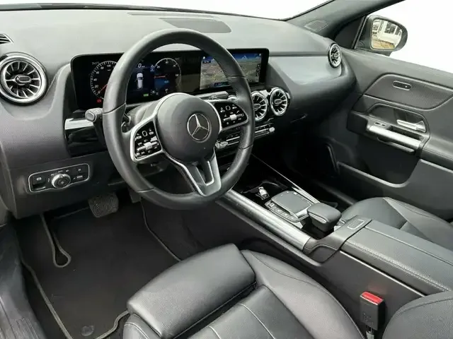 Mercedes-Benz EQA 300