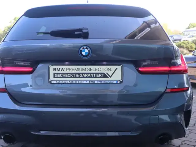 BMW 330