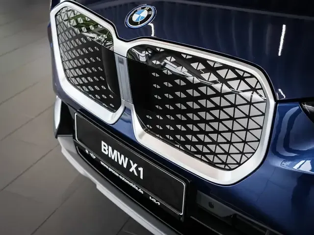BMW iX1