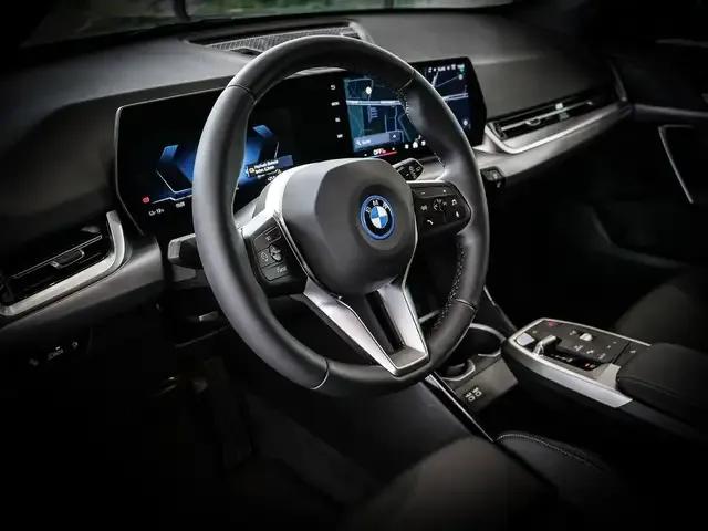 BMW iX1