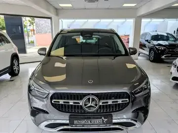 Mercedes-Benz GLA 220