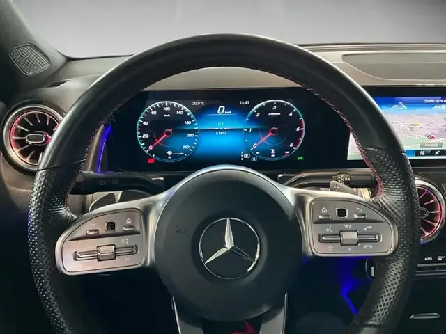 Mercedes-Benz GLB 200