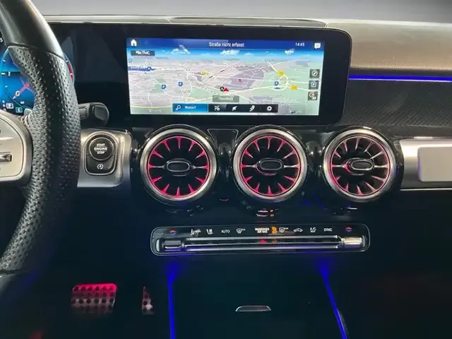 Mercedes-Benz GLB 200