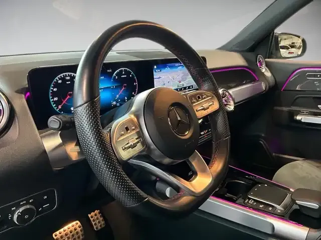 Mercedes-Benz GLB 200