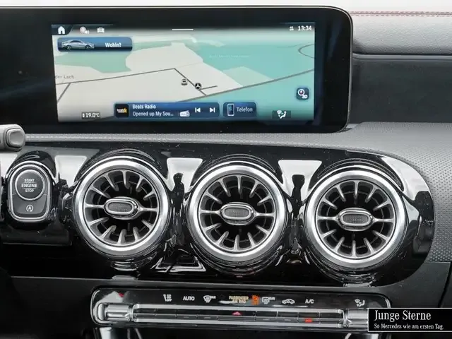 Mercedes-Benz CLA 200