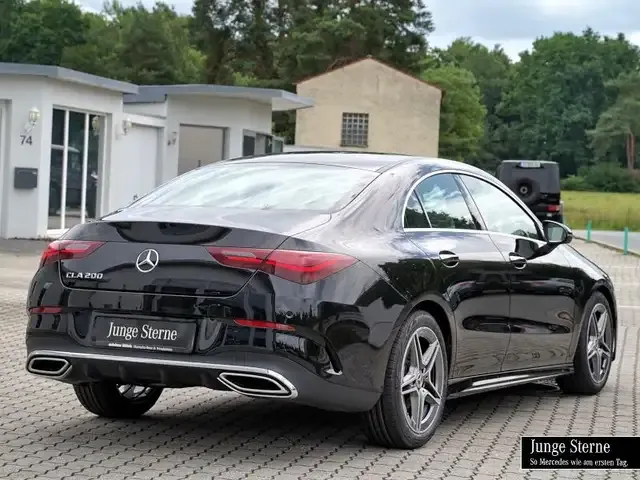 Mercedes-Benz CLA 200