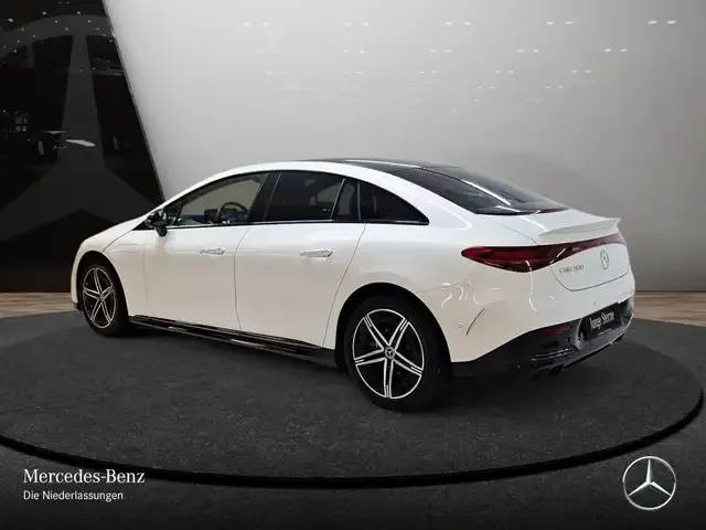 Mercedes-Benz EQE 300