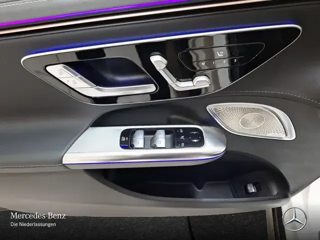 Mercedes-Benz EQE 300