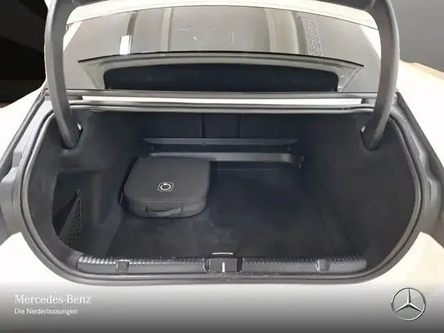 Mercedes-Benz EQE 300