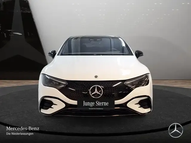 Mercedes-Benz EQE 300