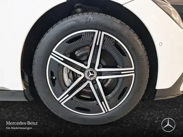 Mercedes-Benz EQE 300