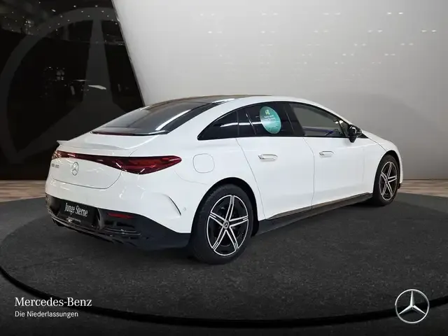 Mercedes-Benz EQE 300